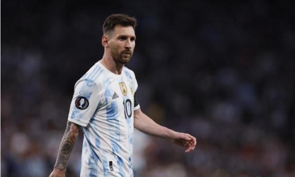 《决战破晓》11月8日版本大革新：百级神装、必杀技与守护系统共筑战力巅峰